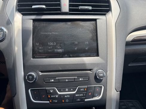 Used 2016 Ford Fusion SE w/ Equipment Group 202A FWD image 22