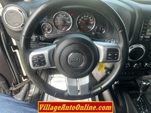 Used 2016 Jeep Wrangler Unlimited Rubicon AWD/4WD image 23
