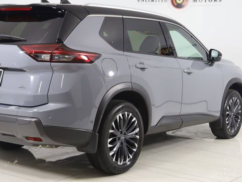 Used 2025 Nissan Rogue SL w/ Tech Package FWD image 48