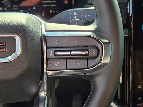 Used 2025 GMC Acadia Elevation image 29