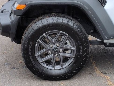 Used 2025 Jeep Wrangler Unlimited Sport AWD/4WD image 13
