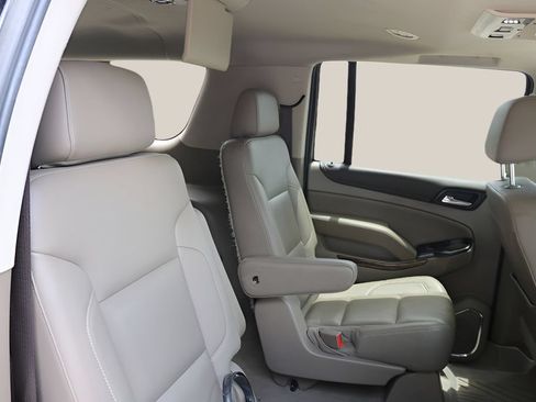 Used 2019 GMC Yukon XL SLT w/ Open Road Package AWD/4WD image 21