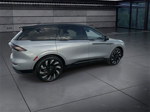 Used 2024 Lincoln Nautilus Reserve w/ Jet Appearance Package (87T) image 8