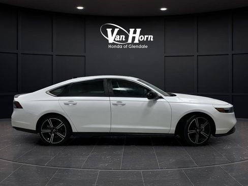 Used 2023 Honda Accord Sport image 2