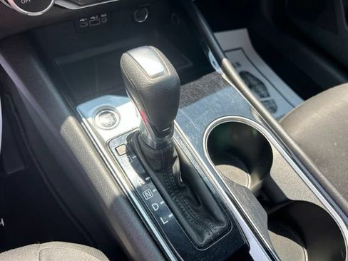 Used 2024 Nissan Altima 2.5 SV FWD image 25