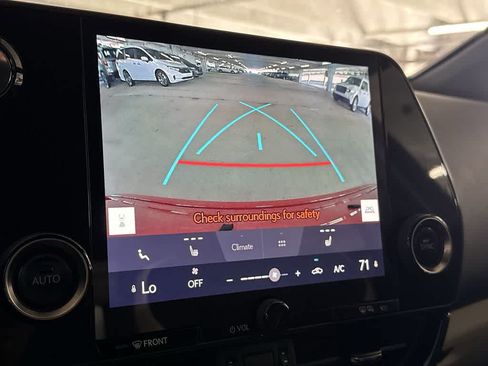 Used 2024 Lexus NX 250 FWD w/ Towing Package (2000 Lbs) image 18