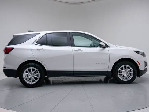 Used 2024 Chevrolet Equinox LT AWD/4WD image 9