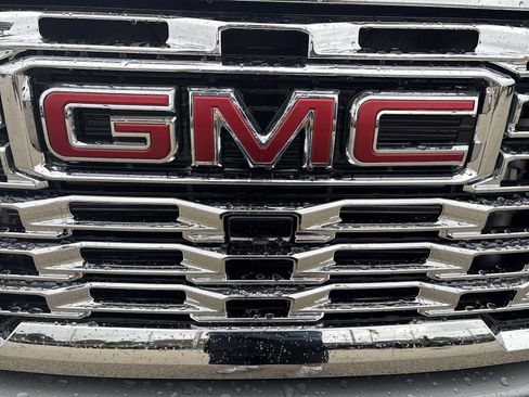 New 2026 GMC Sierra 2500 Denali w/ Denali Reserve Package AWD/4WD image 33