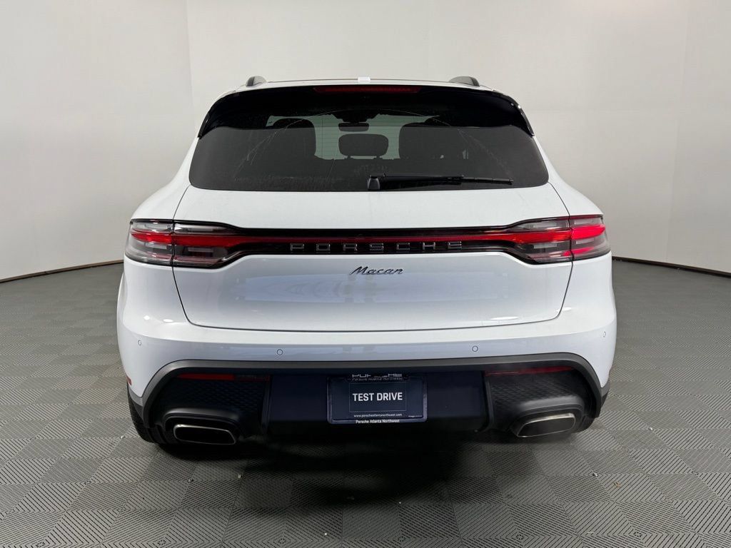 Certified 2026 Porsche Macan AWD/4WD image 6