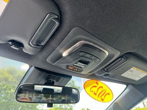 Used 2025 Toyota Corolla SE FWD image 30