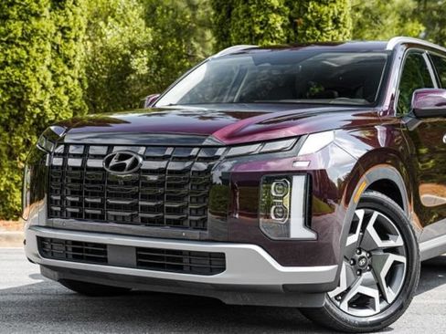 Used 2023 Hyundai Palisade Limited FWD image 2