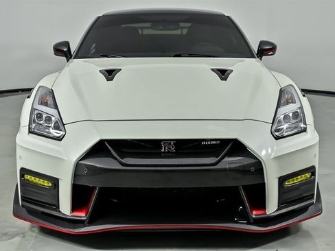 Used 2020 Nissan GT-R NISMO AWD/4WD image 5
