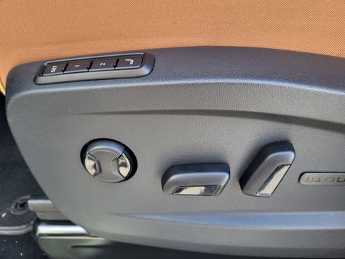 New 2025 Volkswagen ID. Buzz Pro S image 14