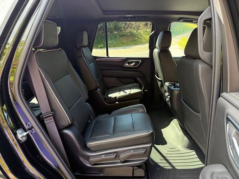 Used 2022 GMC Yukon SLT w/ SLT Premium Package image 25