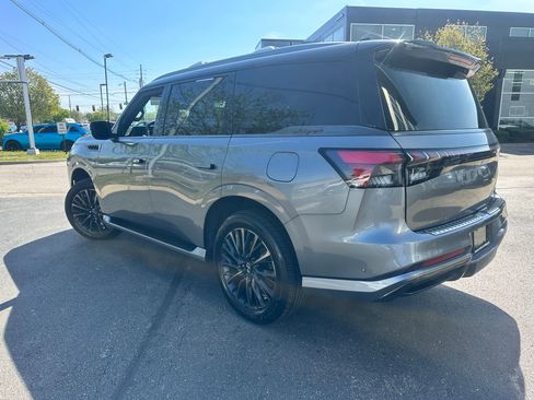 Used 2025 INFINITI QX80 Autograph w/ Autograph Exterior Package image 2