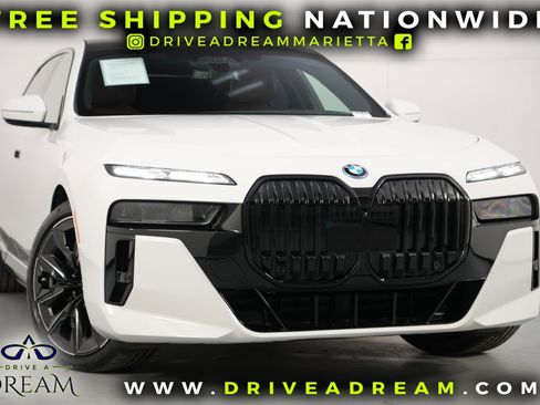 Used 2023 BMW i7 xDrive60 w/ Executive Package 2 AWD/4WD image 2