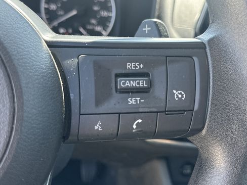 Used 2024 Nissan Rogue S FWD image 22