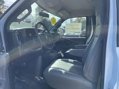 New 2025 Chevrolet Express 2500 image 4