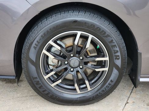 Used 2021 Toyota Sienna XLE FWD image 13