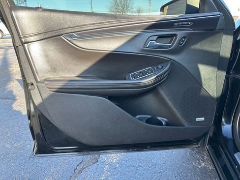 Used 2016 Chevrolet Impala LTZ w/ Enhanced Convenience Package image 18