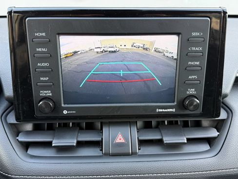 Used 2021 Toyota RAV4 LE AWD/4WD image 33