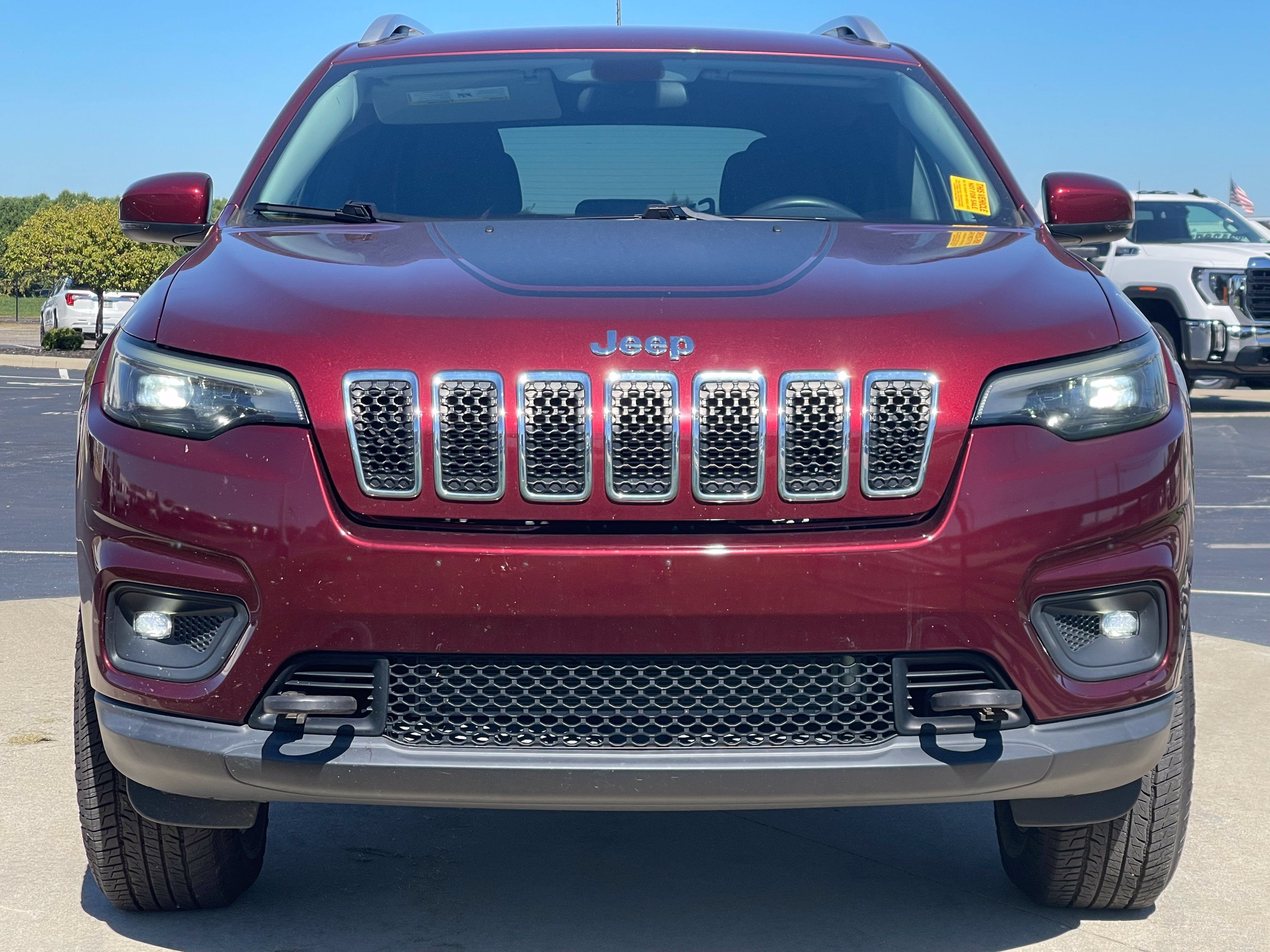 Used 2019 Jeep Cherokee Latitude w/ Cold Weather Group AWD/4WD image 2