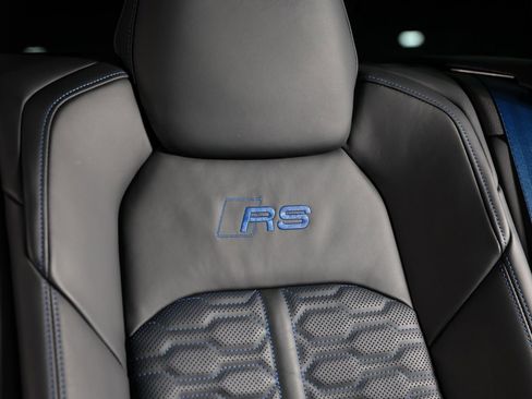 Used 2025 Audi RS 6 performance w/ Blue RS Design Package Plus image 36