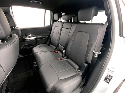 Used 2026 Mercedes-Benz GLB 250 image 6
