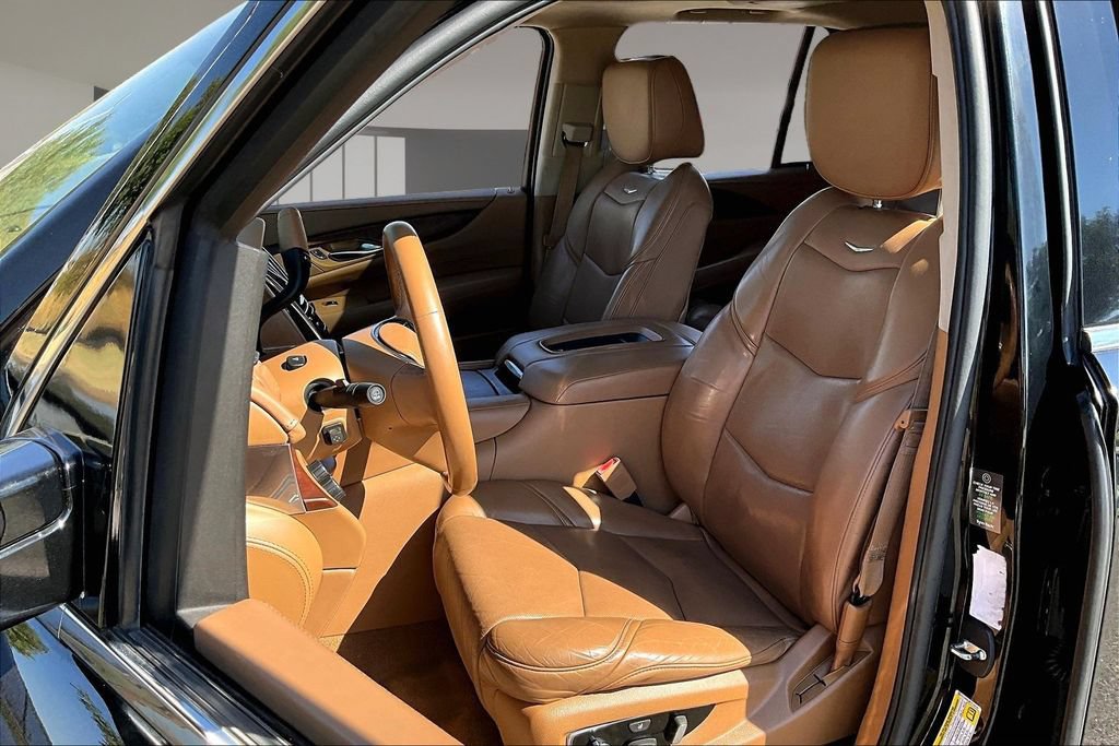Used 2015 Cadillac Escalade Platinum AWD/4WD image 26