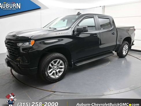 Used 2022 Chevrolet Silverado 1500 RST AWD/4WD image 2
