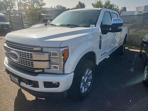 Used 2017 Ford F250 Platinum w/ Platinum Ultimate Package image 3