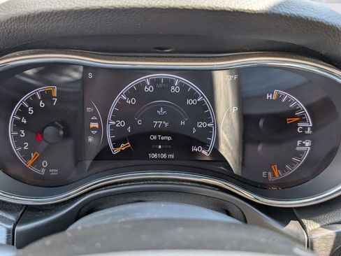 Used 2015 Jeep Grand Cherokee Laredo w/ Quick Order Package 23E AWD/4WD image 25