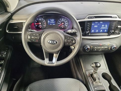 Used 2018 Kia Sorento FWD image 22