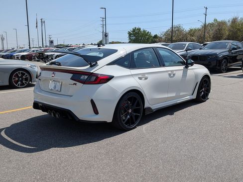 Used 2025 Honda Civic Type R image 3