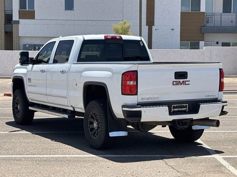 Used 2017 GMC Sierra 2500 Denali w/ Duramax Plus Package AWD/4WD image 8