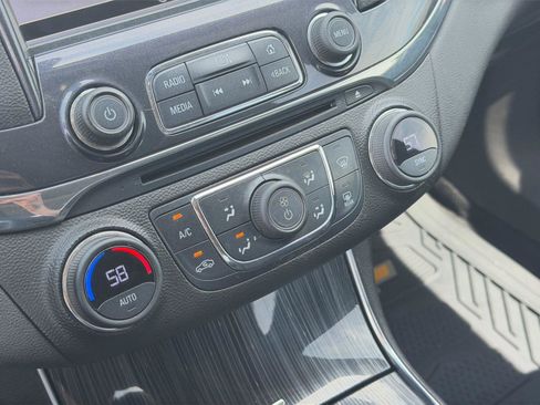 Used 2019 Chevrolet Impala Premier FWD image 23