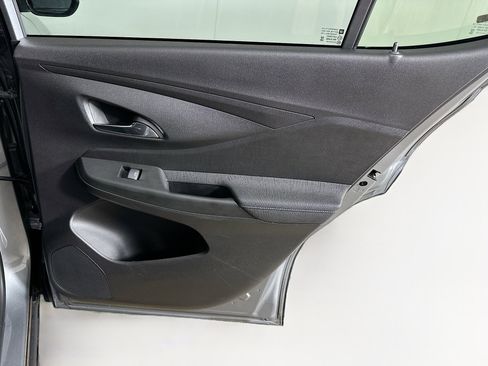 Used 2025 Buick Envista Sport Touring image 28