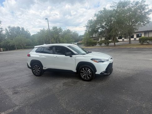 Used 2024 Toyota Corolla Cross AWD Hybrid image 6