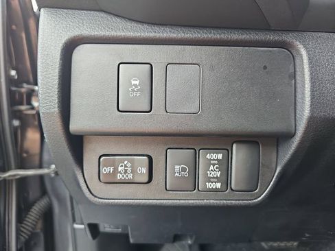 Used 2023 Toyota Tacoma TRD Sport w/ TRD Premium Sport Package AWD/4WD image 30
