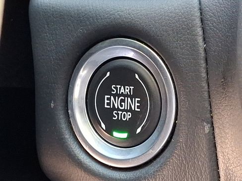 Used 2022 GMC Yukon SLT w/ SLT Premium Package image 23