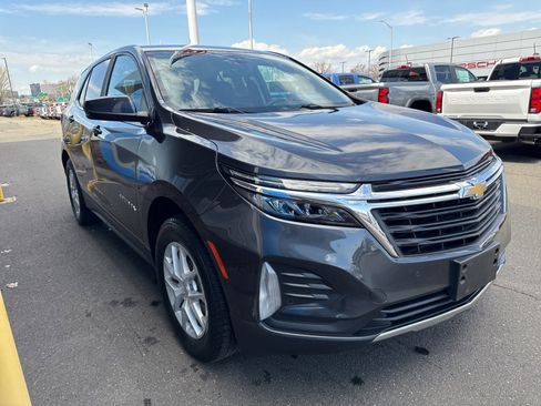 Used 2023 Chevrolet Equinox LT AWD/4WD image 4