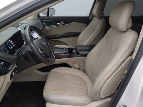 Used 2017 Lincoln MKX Reserve w/ Driver Assistance Package FWD image 17