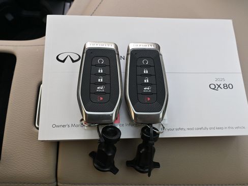 Used 2025 INFINITI QX80 Pure w/ Cargo Package image 36