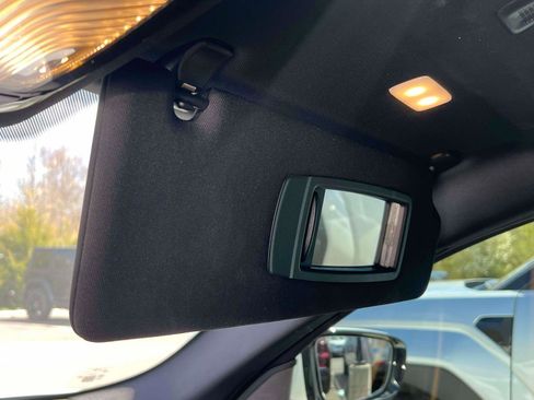 Used 2021 BMW 530i xDrive w/ Premium Package image 9