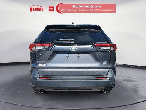 Used 2022 Toyota RAV4 LE AWD/4WD image 4