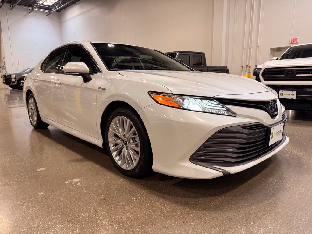 Used 2019 Toyota Camry XLE FWD image 3