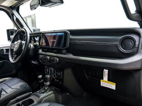 Used 2024 Jeep Wrangler Unlimited Sport AWD/4WD image 18