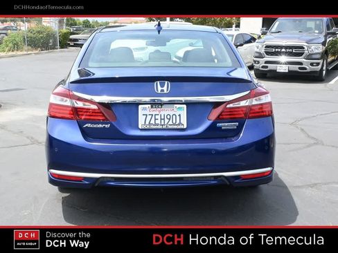 Used 2017 Honda Accord Touring image 6
