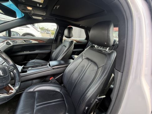 Used 2017 Lincoln MKZ Reserve w/ Technology Package AWD/4WD image 7