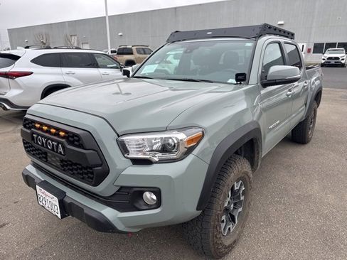 Used 2023 Toyota Tacoma TRD Off-Road image 2